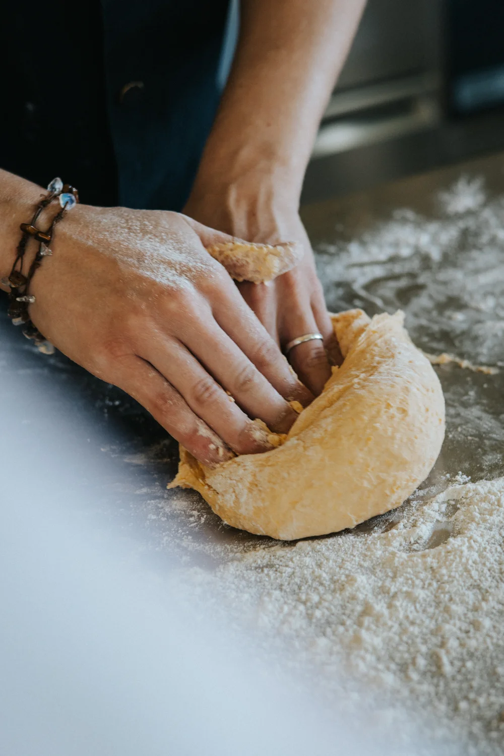 Une pâte préparée à la main